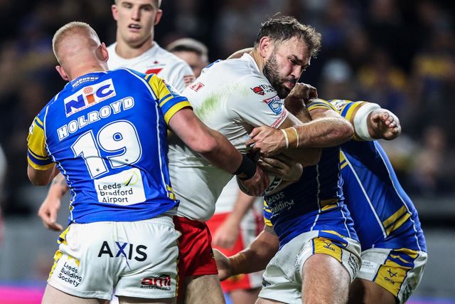 Alex Walmsley of St. Helens is tackled during the Betfred Super League play-off Eliminator 1 match Leeds Rhinos vs St Helens at Headingley Stadium, Leeds, United Kingdom, 27th September 2025

(Photo by Alfie Cosgrove/News Images)