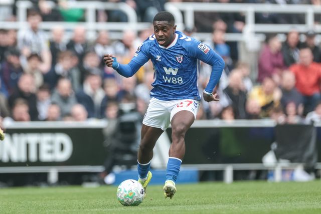 Noah Sadiki of Sunderland breaks with the ball during the Premier League match Newcastle Untied vs Sunderland at St. James's Park, Newcastle, United Kingdom on 22 March 2026

(Photo by Mark Cosgrove/News Images)