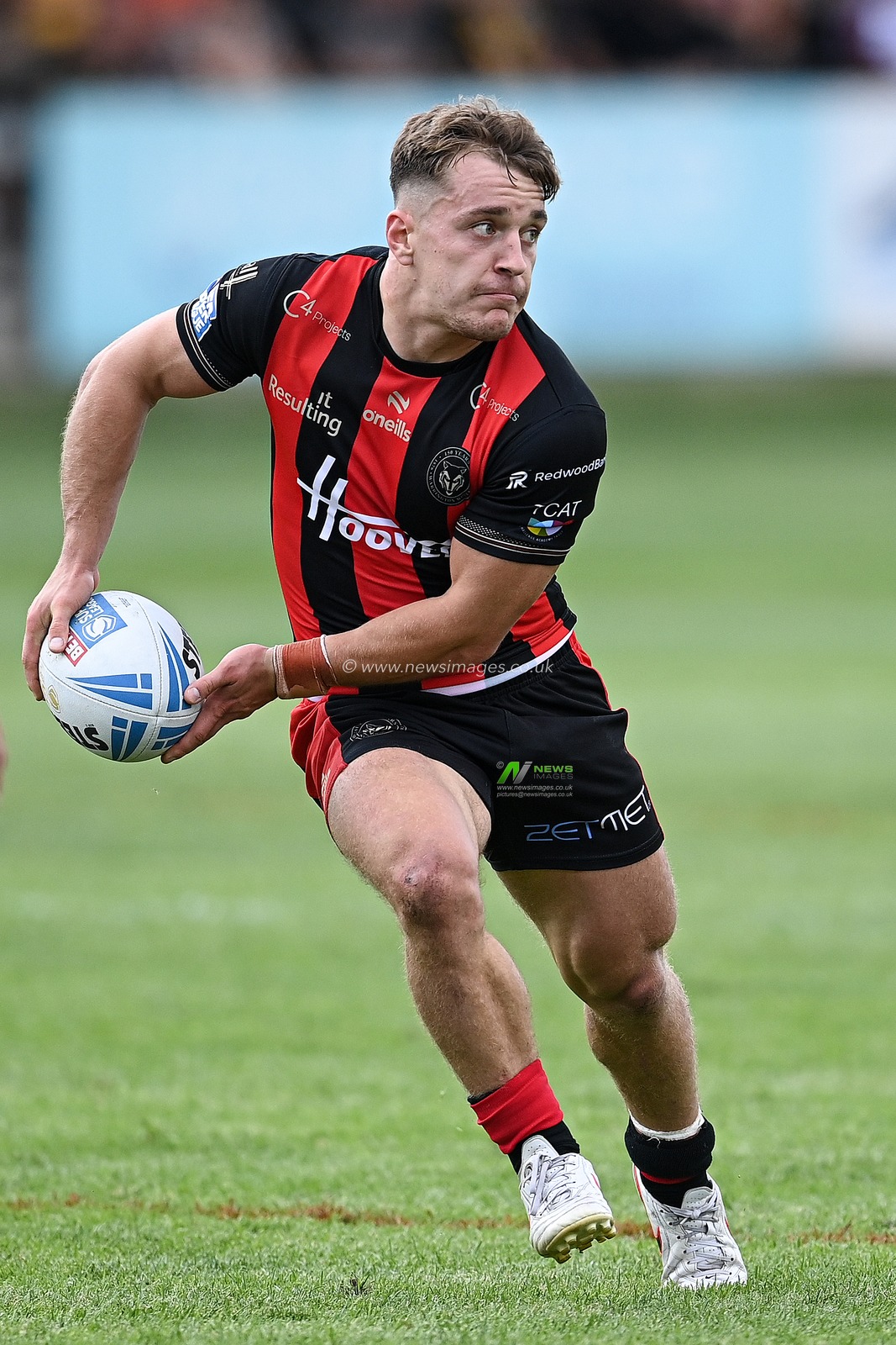 Leon Hayes of Warrington Wolves during the Betfred Super League round 21 match Castleford Tigers vs Warrington Wolves at OneBore Stadium, Castleford, Untied Kingdom on 01 August 2026

(Photo by Ben Roberts/News Images)
