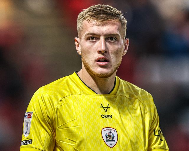 Barnsley goalkeeper Rogan Ravenhill during the Sky Bet League One match Barnsley vs Blackpool at Oakwell, Barnsley, United Kingdom on 02 September 2026

(Photo by Alfie Cosgrove/News Images)