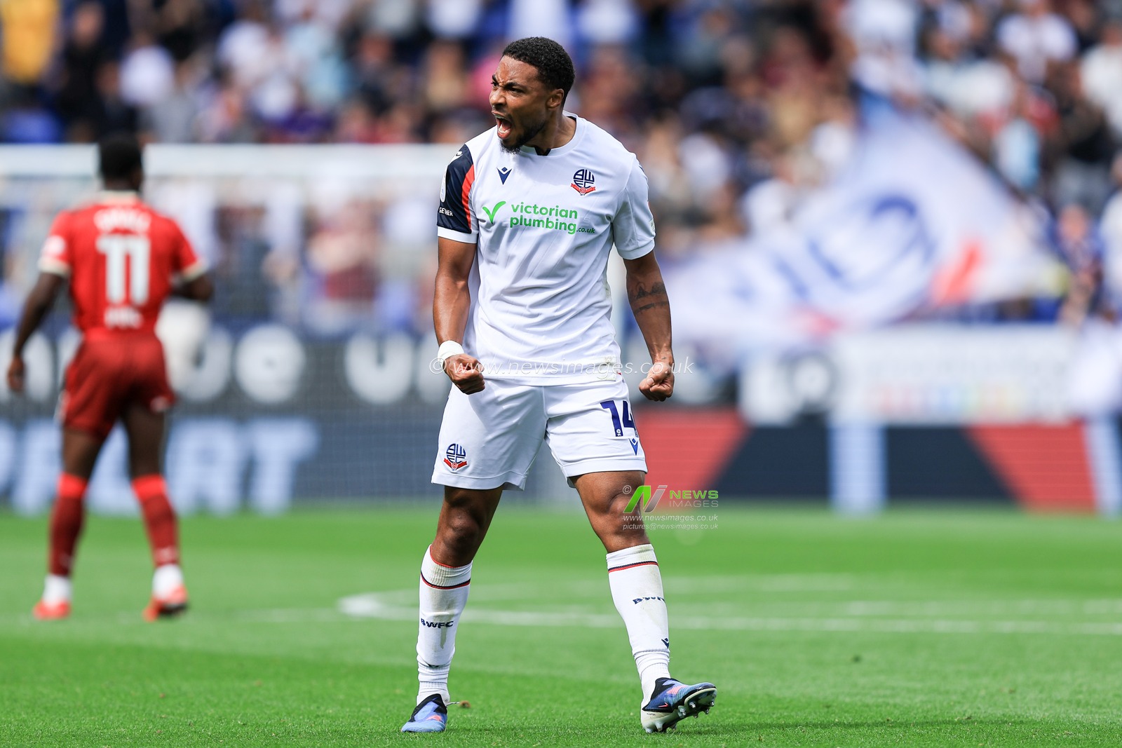 Akin Famewo of Bolton Wanderers celebrates 2-1 win during the Sky Bet Championship match Bolton Wanderers vs Preston North End at Toughsheet Community Stadium, Bolton, United Kingdom on 15 August 2026

(Photo by Jorge Horsted/News Images)