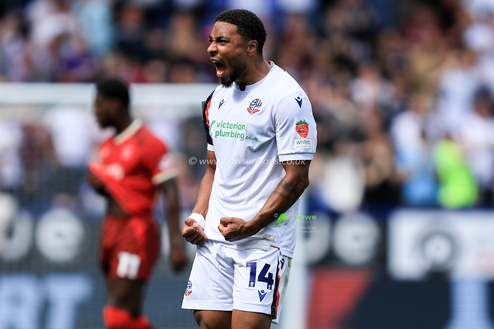 Akin Famewo of Bolton Wanderers celebrates 2-1 win during the Sky Bet Championship match Bolton Wanderers vs Preston North End at Toughsheet Community Stadium, Bolton, United Kingdom on 15 August 2026

(Photo by Jorge Horsted/News Images)