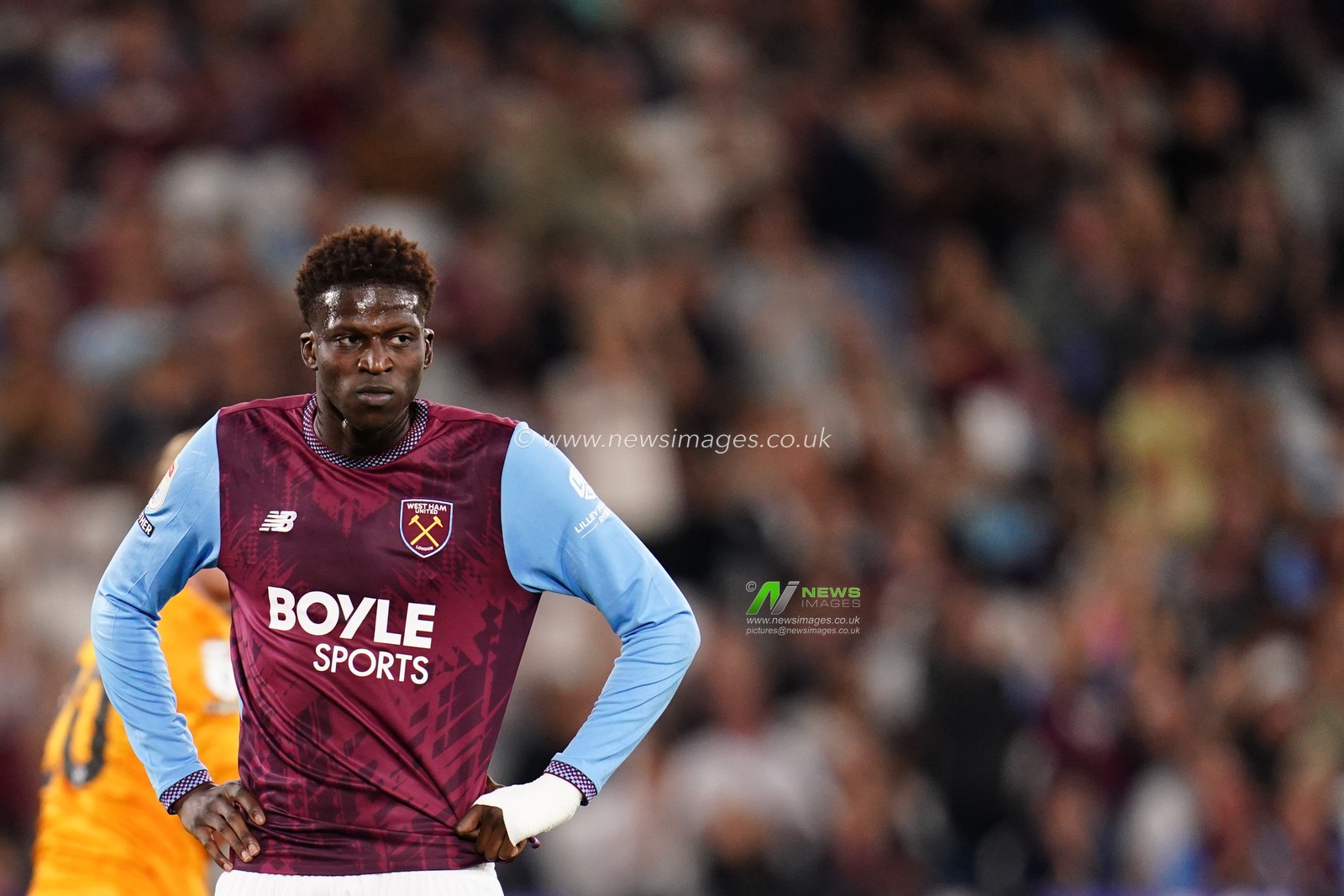 Mohamadou Kante of West Ham United looks on during the Sky Bet Championship match West Ham United vs Wolverhampton Wanderers at London Stadium, London, United Kingdom on 01 September 2026

(Photo by Harvey Murphy/News Images)