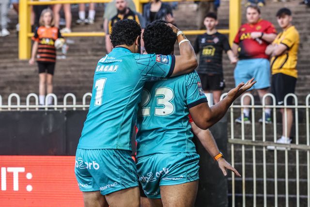 Taane Milne of Huddersfield Giants celebrates his try during the Betfred Super League round 17 match Castleford Tigers vs Huddersfield Giants at The Mend-A-Hose Jungle, Castleford, United Kingdom, 3rd July 2025

(Photo by Alfie Cosgrove/News Images)