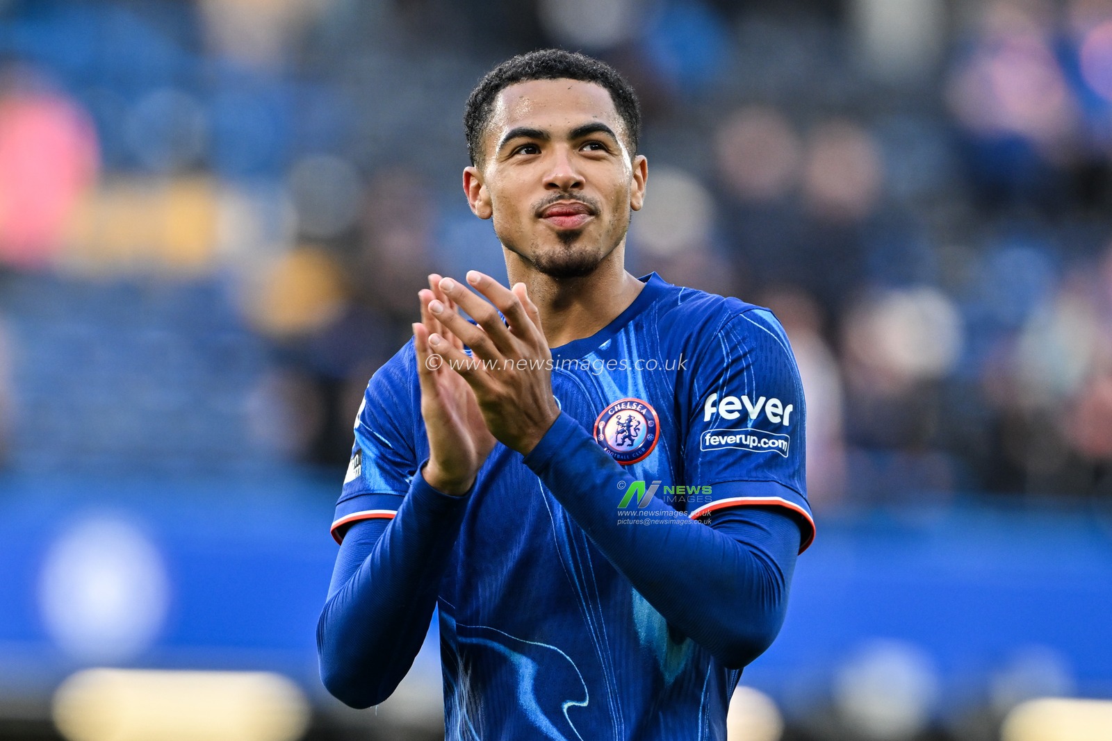 Levi Colwill of Chelsea applauds the home fans after the Premier League match Chelsea vs Newcastle United at Stamford Bridge, London, United Kingdom, 27th October 2024

(Photo by Cody Froggatt/News Images)