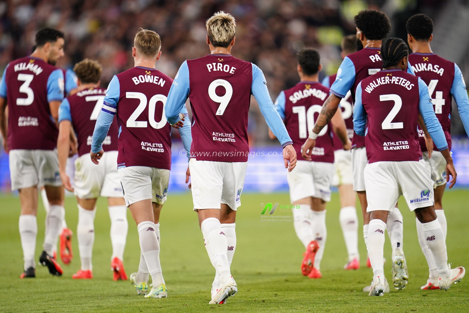 The whole West Ham squad after they score during the Sky Bet Championship match West Ham United vs Wolverhampton Wanderers at London Stadium, London, United Kingdom on 01 September 2026

(Photo by Harvey Murphy/News Images)