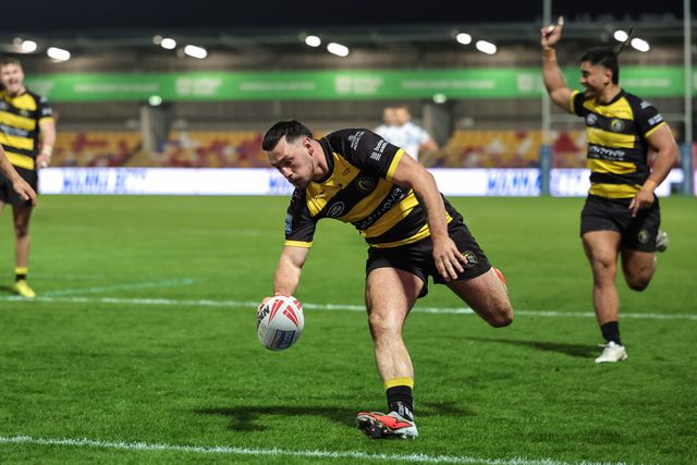 Kieran Buchanan of York Knights goes over for a try during the Betfred Super League round 9 match York Knights vs Toulouse at LNER Community Stadium, York, United Kingdom on 23 April 2026

(Photo by Mark Cosgrove/News Images)