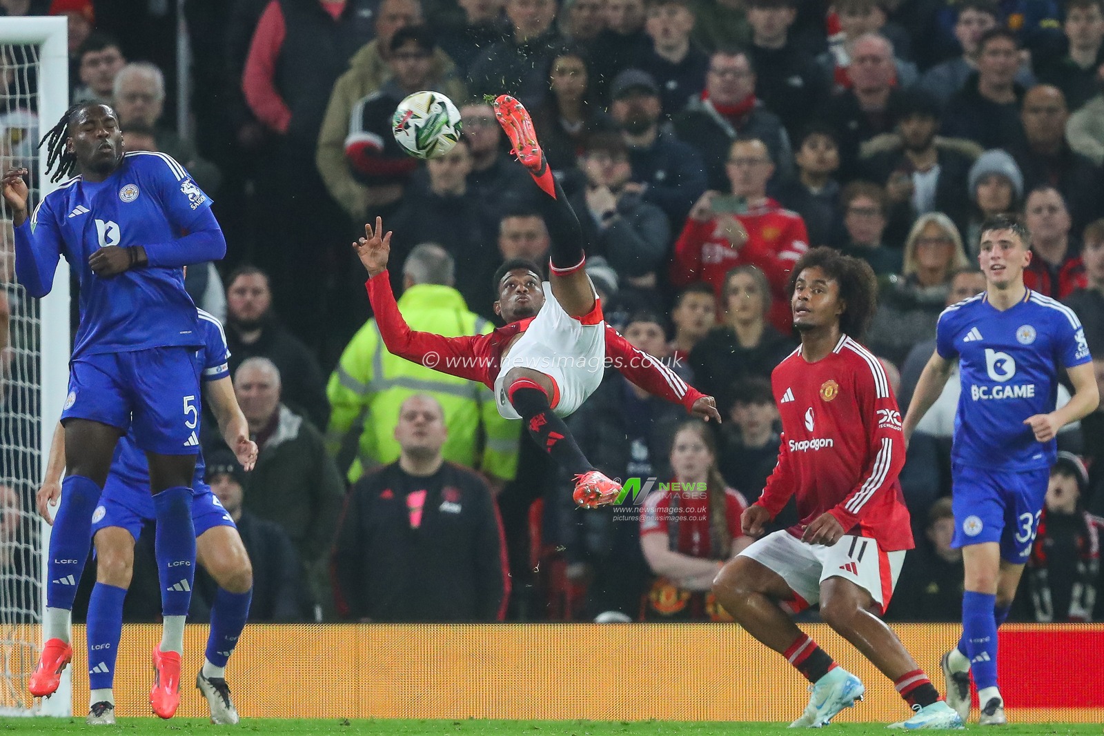 Amad Diallo of Manchester United attempts a bicycle kick at goal during the Carabao Cup Last 16 match Manchester United vs Leicester City at Old Trafford, Manchester, United Kingdom, 30th October 2024

(Photo by Gareth Evans/News Images)