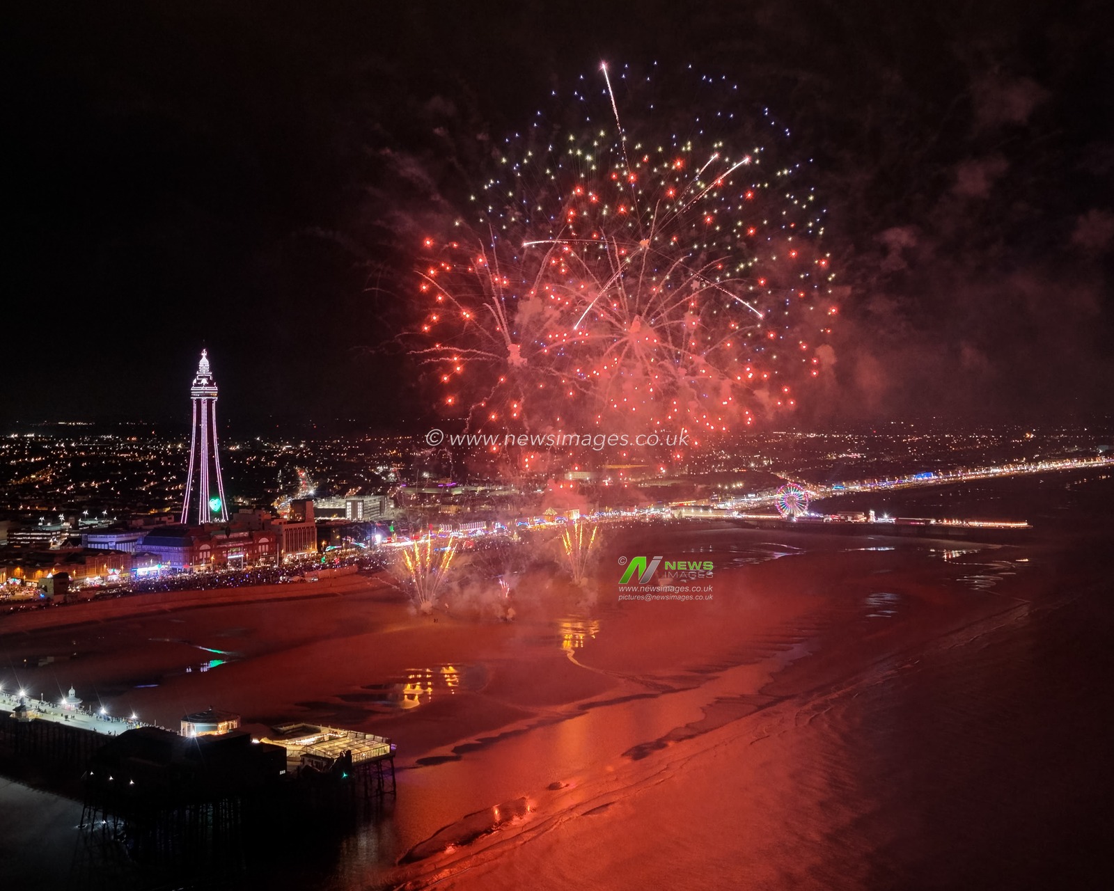Thousands of people line the sea front as Amir Morani Fireworks, India show their display during the World Fireworks Championship Blackpool 2025 at Blackpool sea front, Blackpool, United Kingdom, 26th September 2025

(Photo by Mark Cosgrove/News Images)