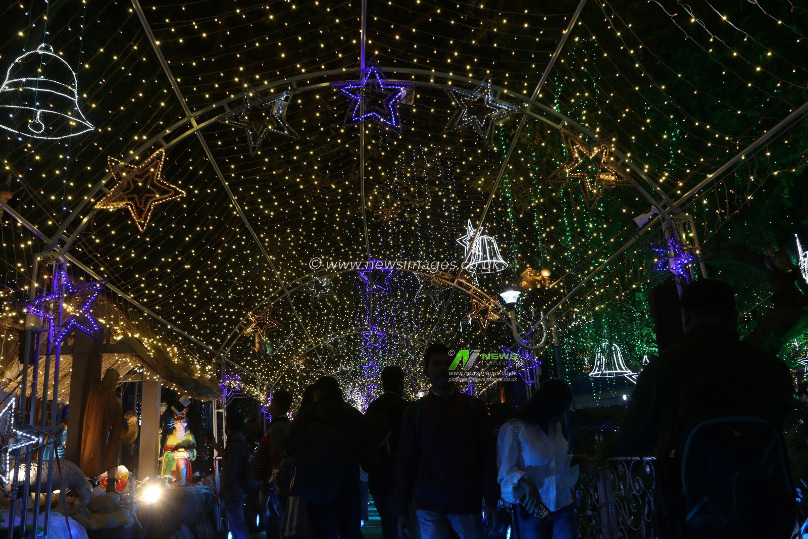 Park Street is being illuminated with Christmas lights ached the Christmas Festival celebration In Kolkata, India, Thursday, 19 December 2024.Pictures by Debajyoti Chakraborty(Photo: Debajyoti Chakraborty/News Images)