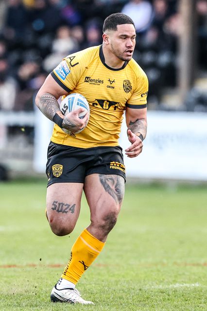 Renouf Atoni of Castleford Tigers breaks with the ball during the Betfred Super League round 7 match Castleford Tigers vs Wakefield Trinity at OneBore Stadium, Castleford, Untied Kingdom on 05 April 2026

(Photo by Alfie Cosgrove/News Images)