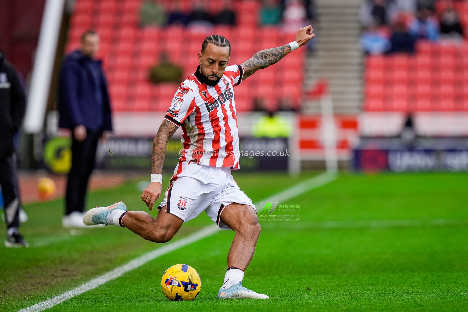Sorba Thomas of Stoke City passes the ball  during the Sky Bet Championship match Stoke City vs Southampton at Bet365 Stadium, Stoke-on-Trent, United Kingdom, 31st January 2026

(Photo by Maynard Manyowa/News Images)