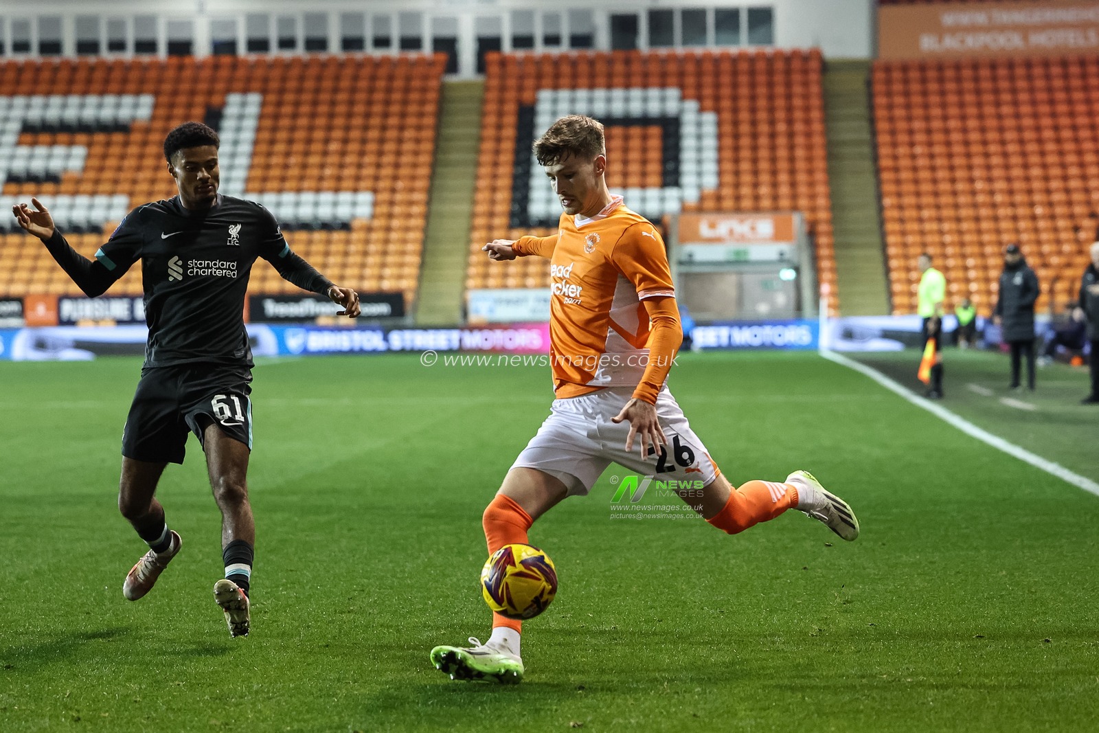 Zac Ashworth of Blackpool crosses the ball during the Bristol Street Motors Trophy match Blackpool vs Liverpool U21 at Bloomfield Road, Blackpool, United Kingdom, 6th November 2024

(Photo by Mark Cosgrove/News Images)