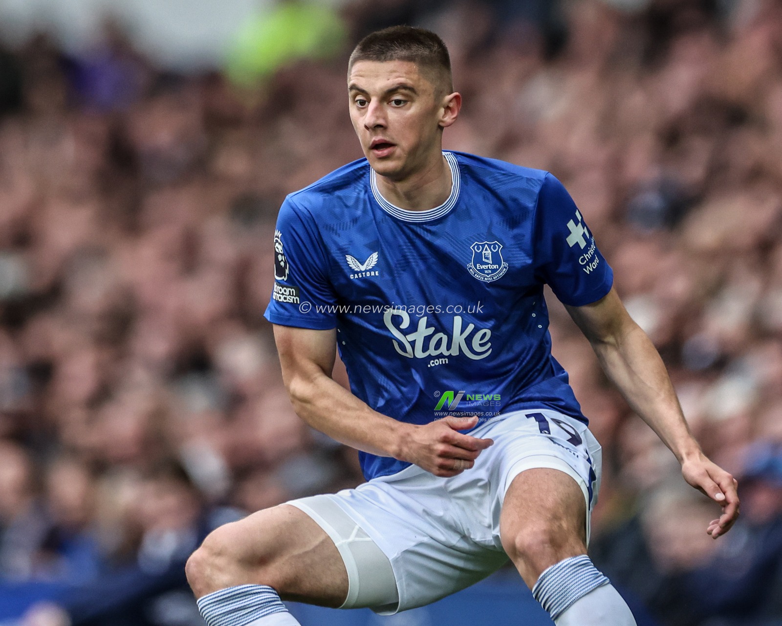 Vitaliy Mykolenko of Everton during the Premier League match Everton vs Manchester City at Goodison Park, Liverpool, United Kingdom, 19th April 2025

(Photo by Mark Cosgrove/News Images)