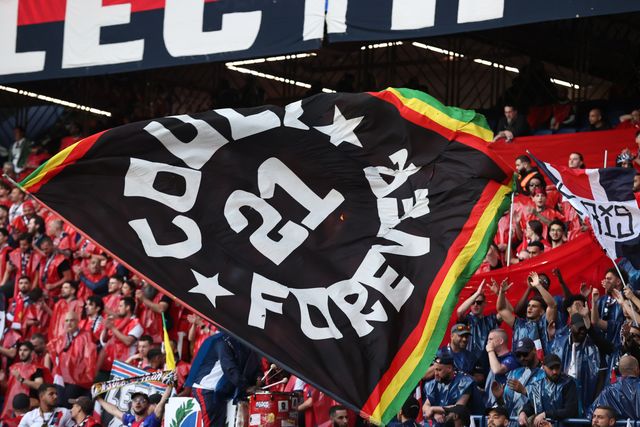 The Collectif Ultras Paris fans sing and dance ahead of kickoff during the UEFA Champions League Quarter Finals match Paris Saint-Germain vs Liverpool at Parc des Princes, Paris, France on 08 April 2026

(Photo by Alfie Cosgrove/News Images)