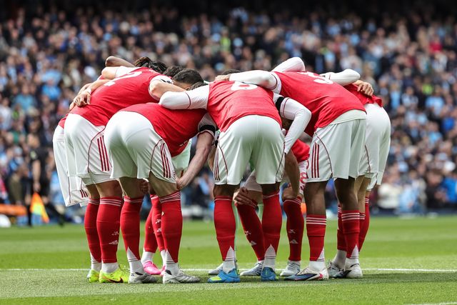Arsenal group huddle during the Premier League match Manchester City vs Arsenal at Etihad Stadium, Manchester, United Kingdom on 19 April 2026

(Photo by Mark Cosgrove/News Images)