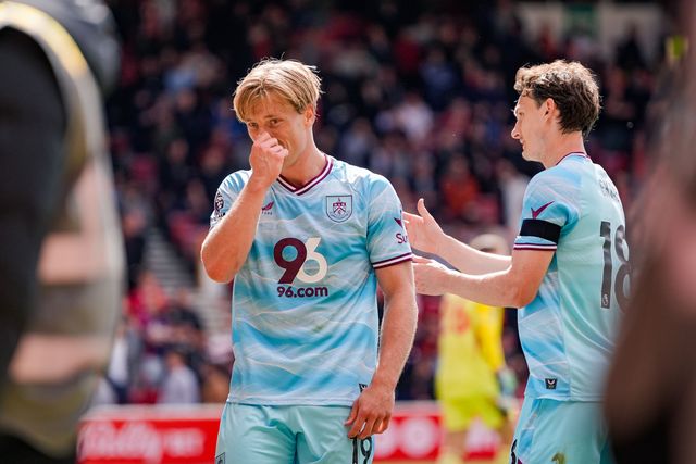 Zian Flemming of Burnley celebrates his goal to make it  0-1 during the Premier League match Nottingham Forest vs Burnley at City Ground, Nottingham, United Kingdom on 19 April 2026

(Photo by Maynard Manyowa/News Images)