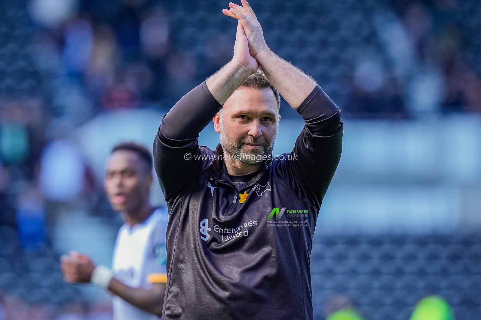 John Eustace manager of Derby County applauds the fans after the final whistle  during the Sky Bet Championship match Derby County vs Stoke City at Pride Park Stadium, Derby, United Kingdom on 06 April 2026

(Photo by Maynard Manyowa/News Images)