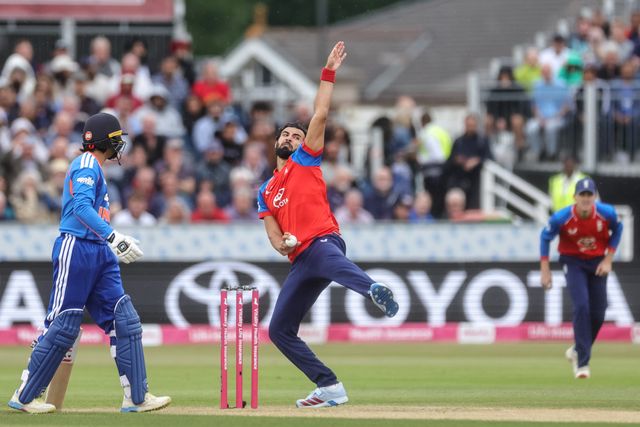 Saqib Mahmood of England delivers the ball during the First Vitality T20 International match England vs India at Banks Homes Riverside Stadium, Chester-le-street, United Kingdom on 01 July 2026

(Photo by Mark Cosgrove/News Images)