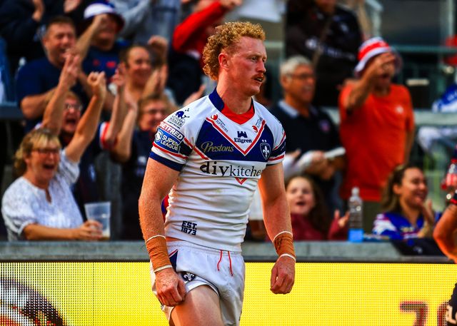 Lachlan Walmsley of Wakefield Trinity celebrates his try during the Betfred Super League round 21 match Wakefield Trinity vs St Helens at DIY Kitchens Stadium, Wakefield, United Kingdom, 8th August 2025

(Photo by Richard Bierton/News Images)