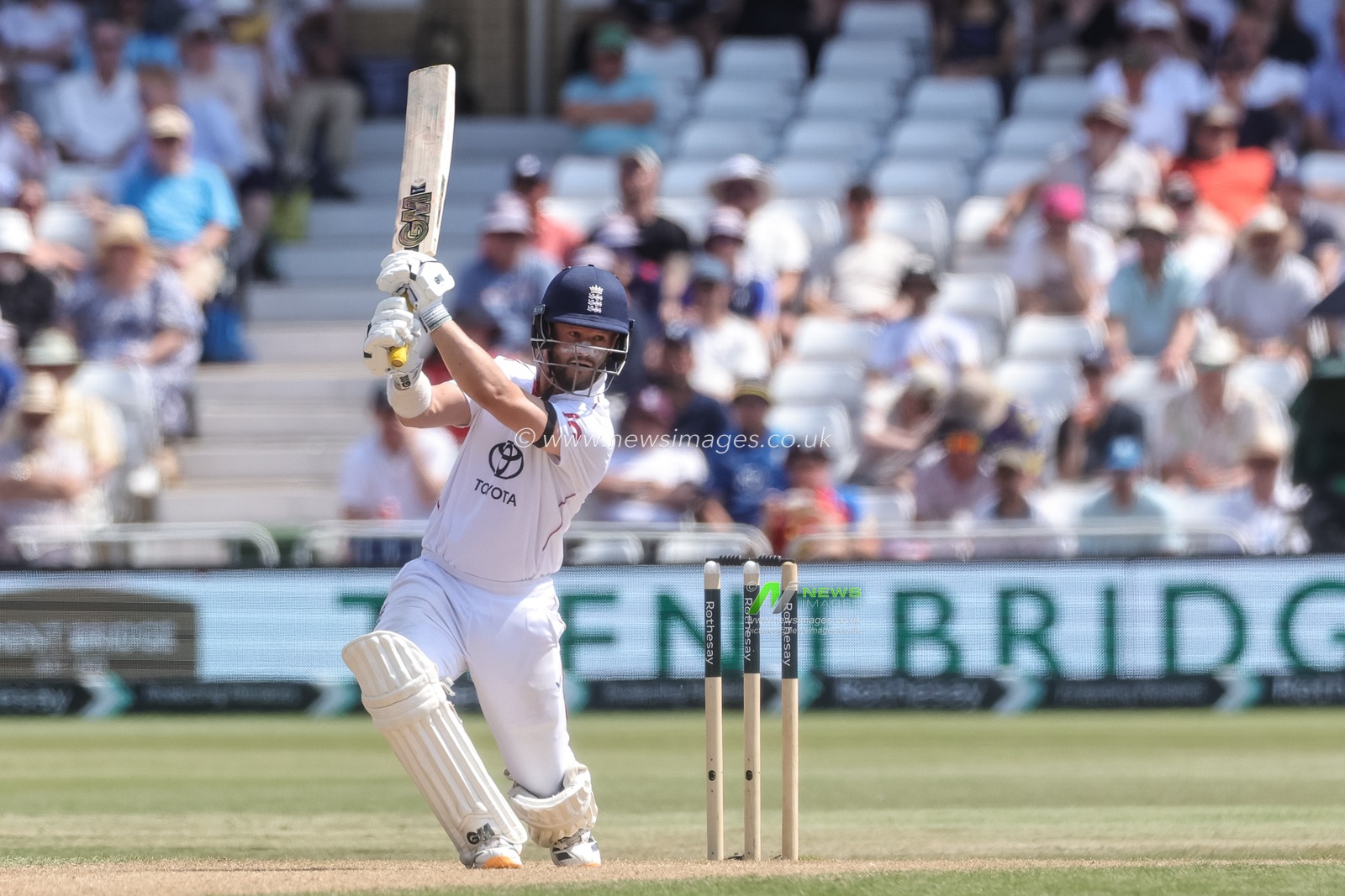 Ben Duckett of England hits a second four in the opening over during the 3rd Rothesay Test Match Day 2 match England vs New Zealand at Trent Bridge, Nottingham, United Kingdom on 26 June 2026

(Photo by Mark Cosgrove/News Images)