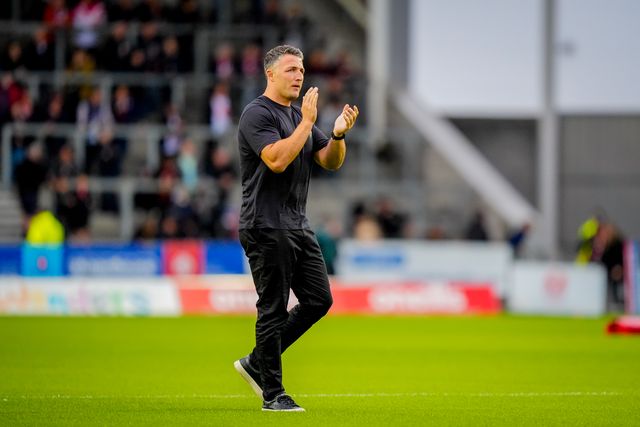  Warrington Wolves manager Sam Burgess applauds the fans during the pre-game warm up session during the Betfred Super League round 14 match St Helens vs Warrington Wolves at The BrewDog Stadium, St Helens, United Kingdom on 11 June 2026

(Photo by Maynard Manyowa/News Images)