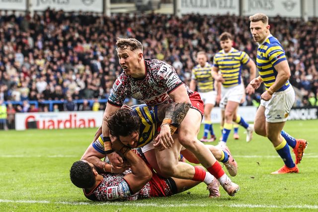 James Bentley of Warrington Wolves goes over for a try during the Betfred Super League round 7 match Warrington Wolves vs Leigh Leopards at The Halliwell Jones Stadium, Warrington, United Kingdom on 04 April 2026

(Photo by Alfie Cosgrove/News Images)