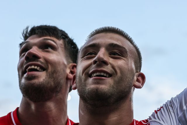 Mikey Lewis of Hull KR celebrates his try making it 6-0 during the Betfred Super League Semi Final 2 match Hull KR vs St Helens at Sewell Group Craven Park, Kingston upon Hull, United Kingdom, 3rd October 2025

(Photo by Alfie Cosgrove/News Images)