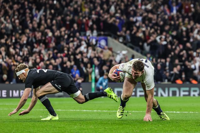 Fraser Dingwall of England celebrates his try during the Quilter Nations Series 2025 match England vs New Zealand at Allianz Stadium, Twickenham, United Kingdom, 15th November 2025

(Photo by Mark Cosgrove/News Images)

*** GER AUT SUI OUT ***