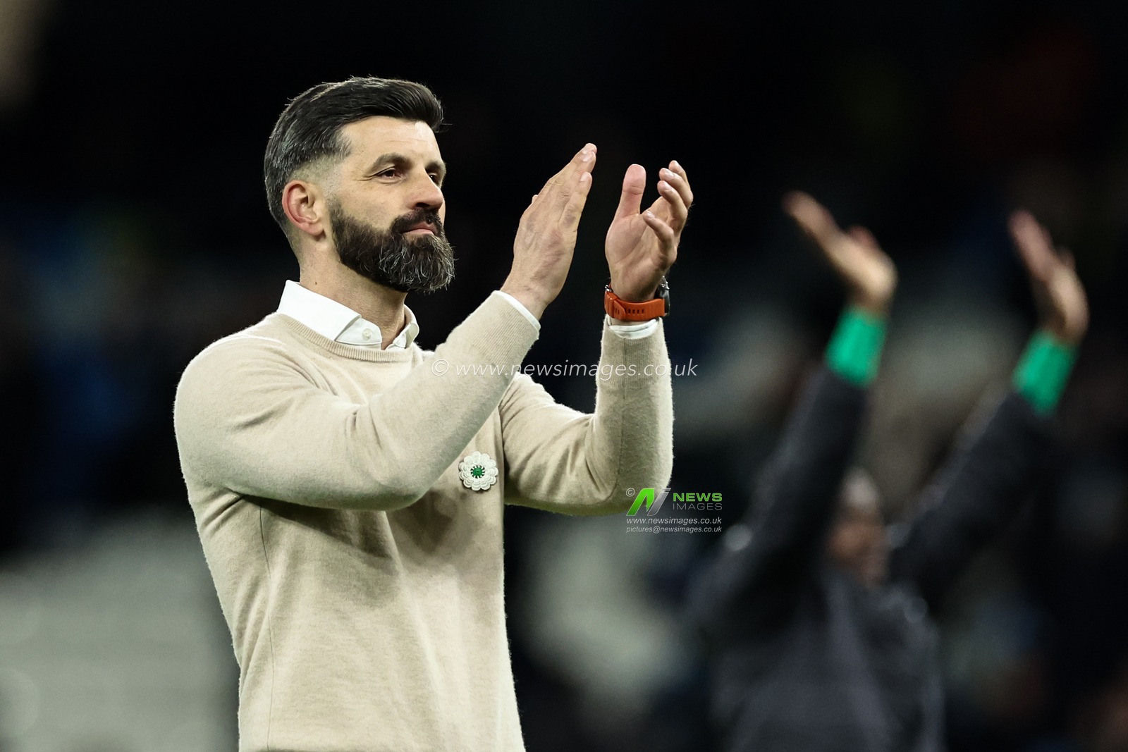 Miron Muslic manager of Plymouth Argyle applauds the fans after the final whistle during the Emirates FA Cup 5th Round match Manchester City vs Plymouth Argyle at Etihad Stadium, Manchester, United Kingdom, 1st March 2025

(Photo by Mark Cosgrove/News Images)