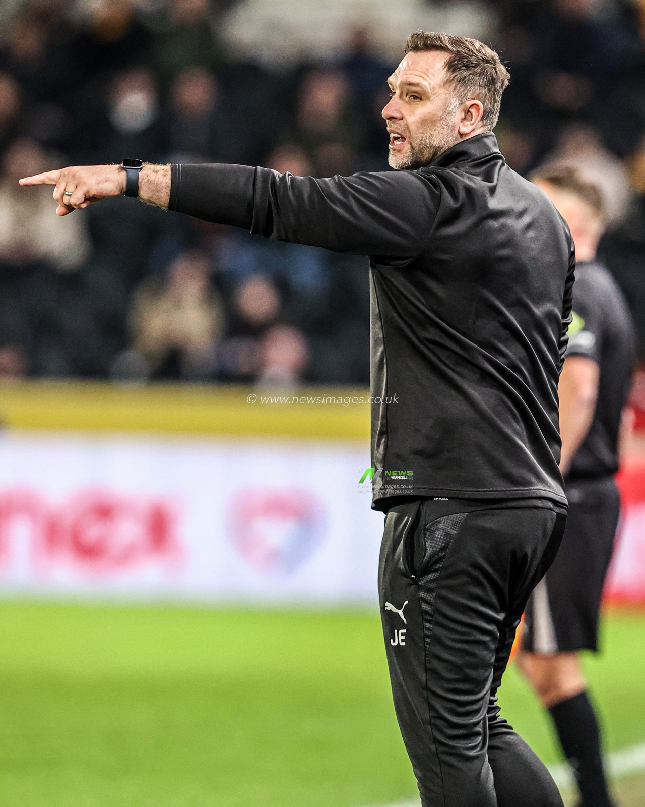 John Eustace manager of Derby County gives his team instructions during the Sky Bet Championship match Hull City vs Derby County at MKM Stadium, Hull, United Kingdom on 24 February 2026

(Photo by Alfie Cosgrove/News Images)