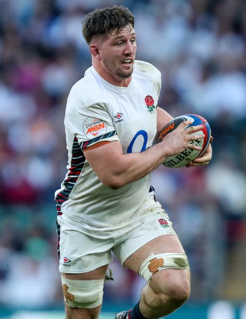 Tom Curry of England breaks with the ball during the 2025 Guinness 6 Nations match England vs Italy at Allianz Stadium, Twickenham, United Kingdom, 9th March 2025

(Photo by Izzy Poles/News Images)