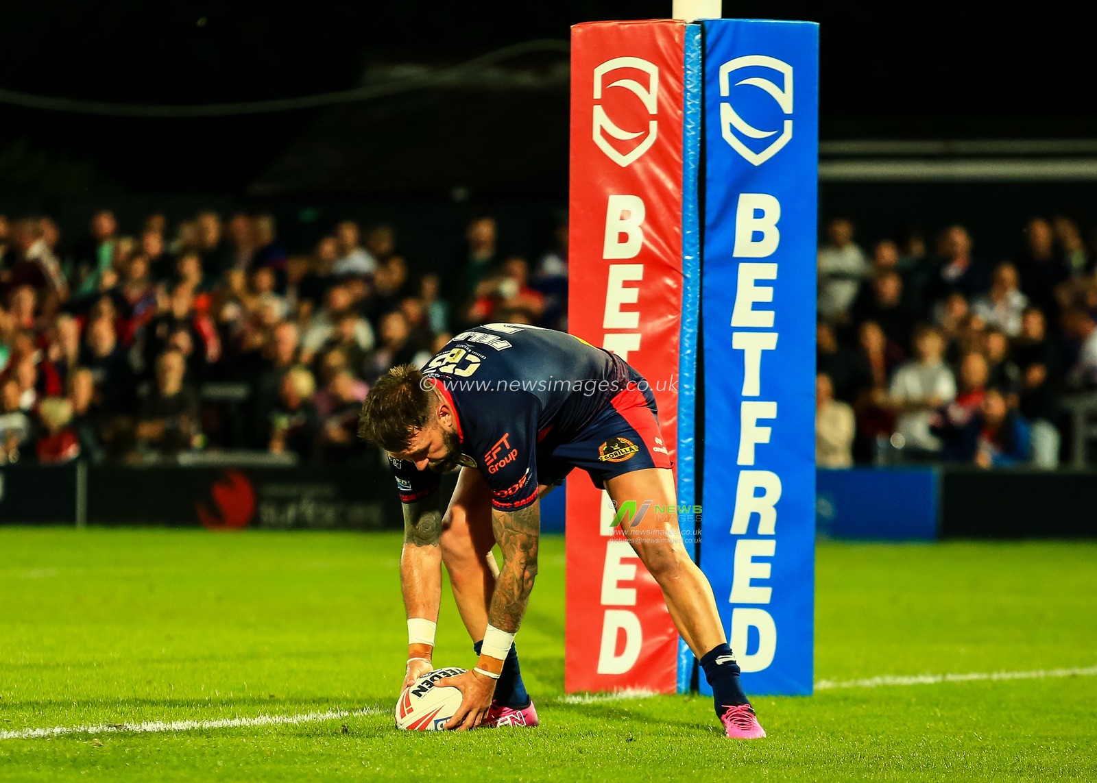 Kyle Feldt of St. Helens scores a try during the Betfred Super League round 21 match Wakefield Trinity vs St Helens at DIY Kitchens Stadium, Wakefield, United Kingdom, 8th August 2025

(Photo by Richard Bierton/News Images)