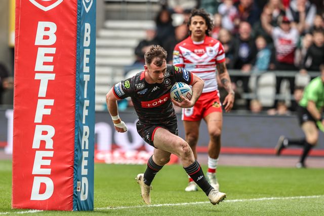 Harry Smith of Wigan Warriors goes over for a try during the Betfred Super League round 7 match St Helens vs Wigan Warriors at The BrewDog Stadium, St Helens, United Kingdom on 03 April 2026

(Photo by Alfie Cosgrove/News Images)