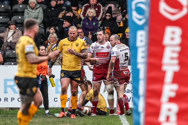 Liam Marshall of Wigan Warriors celebrates his try during the Betfred Super League round 1 match Castleford Tigers vs Wigan Warriors at OneBore Stadium, Castleford, Untied Kingdom on 15 February 2026

(Photo by Alfie Cosgrove/News Images)