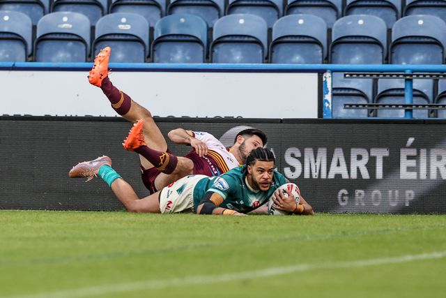 Lewis Murphy of St Helens goes over for a try during the Betfred Super League round 11 match Huddersfield Giants vs St Helens at Accu Stadium, Huddersfield, United Kingdom on 14 May 2026

(Photo by Alfie Cosgrove/News Images)