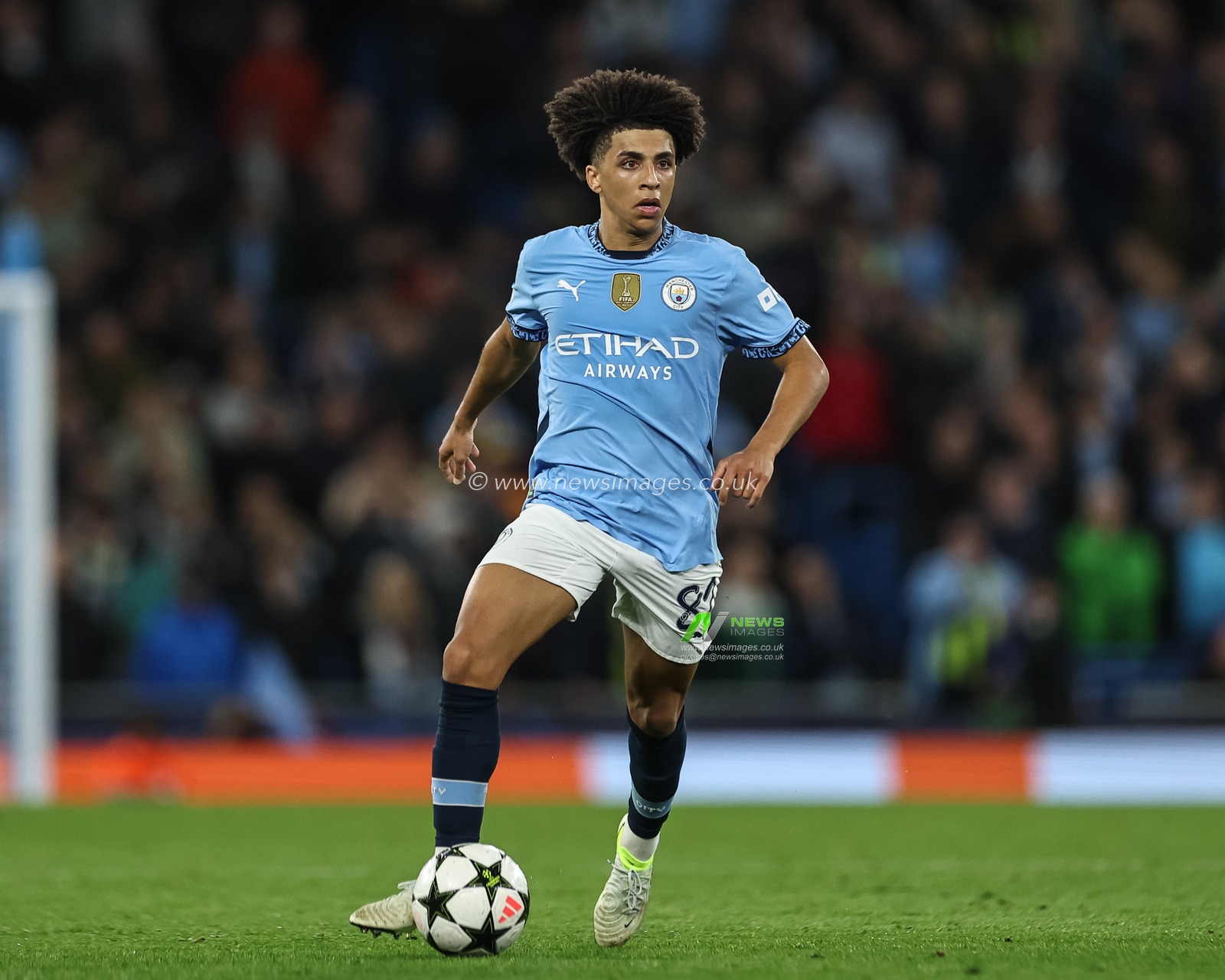 Rico Lewis of Manchester City breaks with the ball during the UEFA Champions League, League Stage Manchester City v Sparta Prague at Etihad Stadium, Manchester, United Kingdom, 23rd October 2024

(Photo by Mark Cosgrove/News Images)