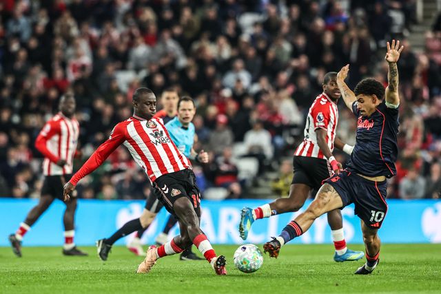 Habib Diarra of Sunderland and Morgan Gibbs-White of Nottingham Forest battle for the ball during the Premier League match Sunderland vs Nottingham Forest at Stadium Of Light, Sunderland, United Kingdom on 24 April 2026

(Photo by Alfie Cosgrove/News Images)