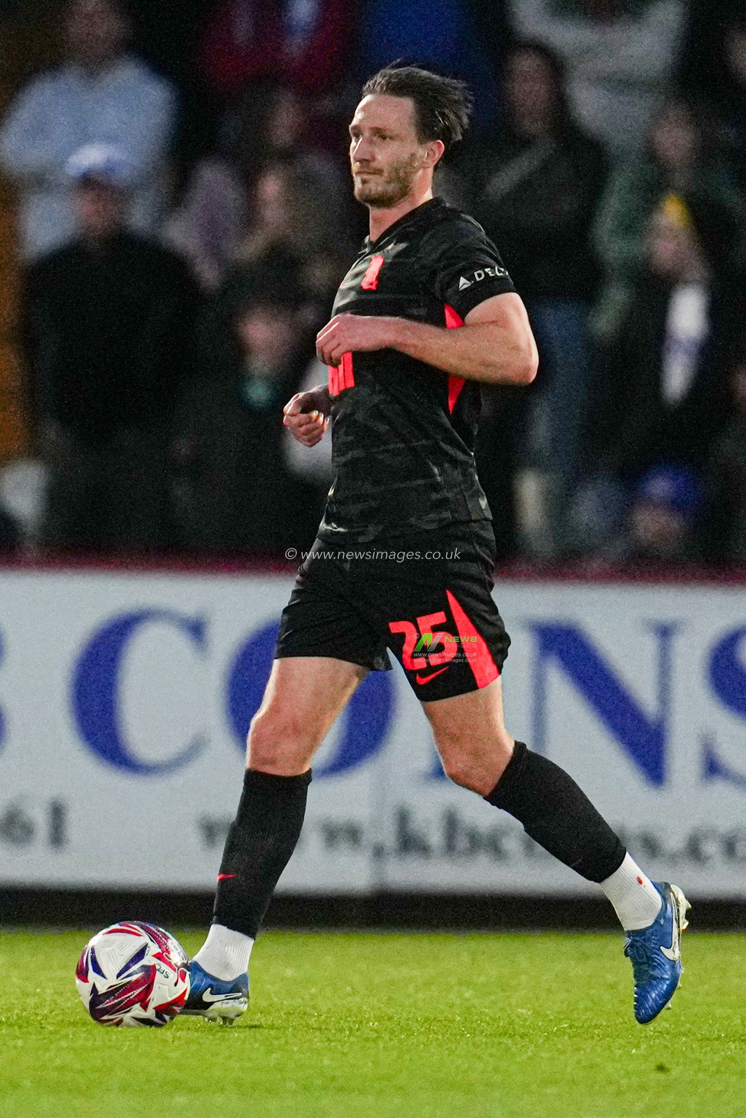 Ben Davies of Birmingham City during the Sky Bet League 1 match Stevenage vs Birmingham City at Lamex Stadium, Stevenage, United Kingdom, 24th April 2025

(Photo by Harvey Murphy/News Images)