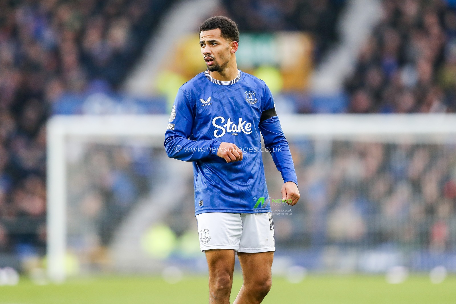 Iliman Ndiaye of Everton looks on during the Premier League match Everton vs Tottenham Hotspur at Goodison Park, Liverpool, United Kingdom, 19th January 2025

(Photo by Gareth Evans/News Images)