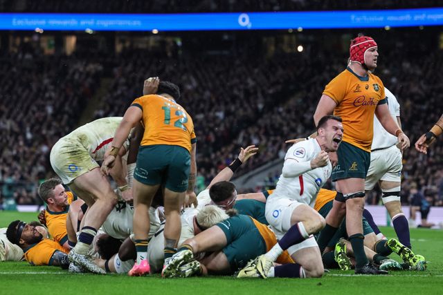 Luke Cowan-Dickie of England goes over for a try during the Quilter Nations Series 2025 match England vs Australia at Allianz Stadium, Twickenham, United Kingdom, 1st November 2025

(Photo by Mark Cosgrove/News Images)

*** GER AUT SUI OUT ***
