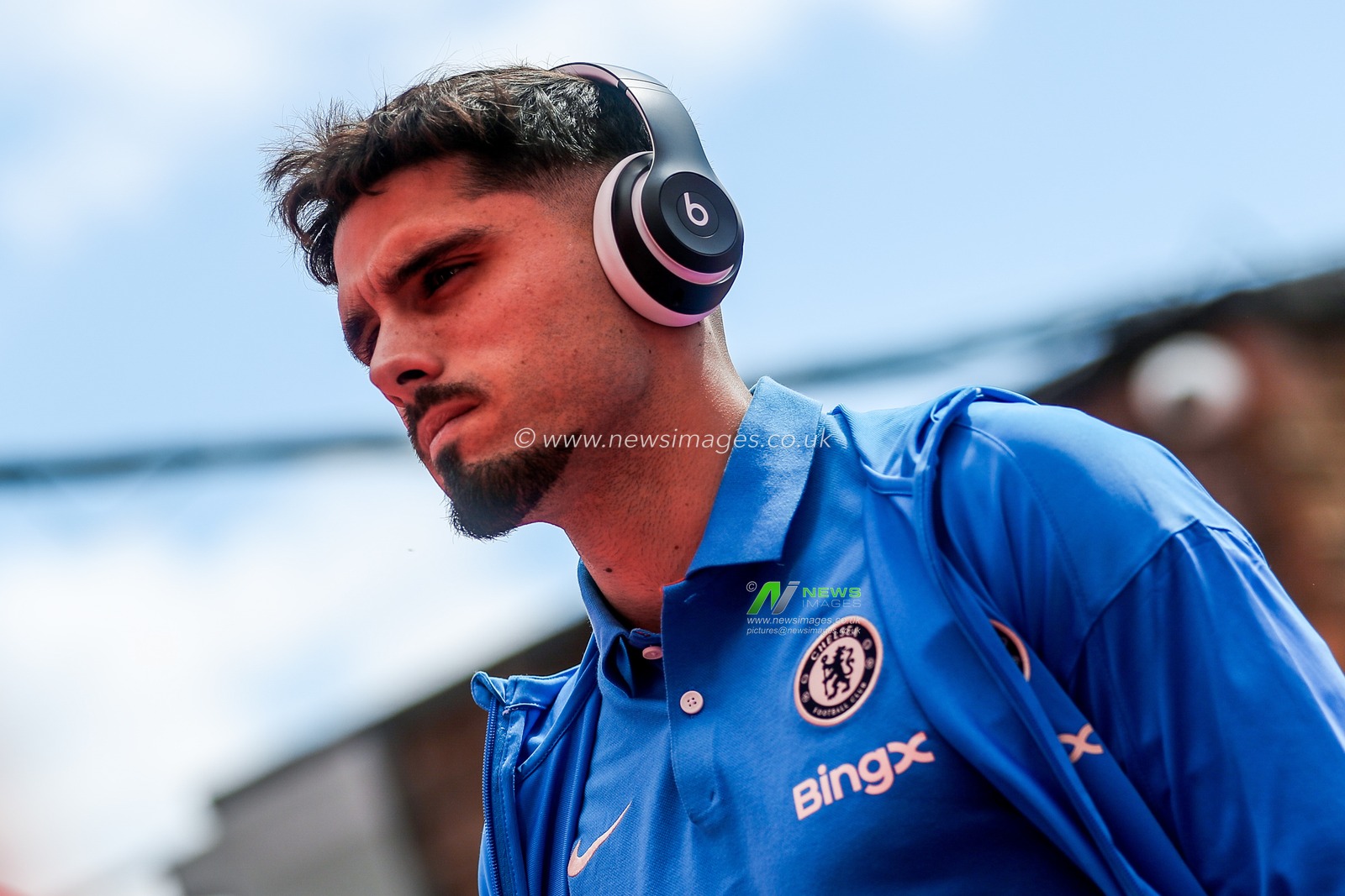 Pedro Neto of Chelsea arrives at City Ground prior to the Premier League match Nottingham Forest vs Chelsea at City Ground, Nottingham, United Kingdom, 25th May 2025

(Photo by Izzy Poles/News Images)