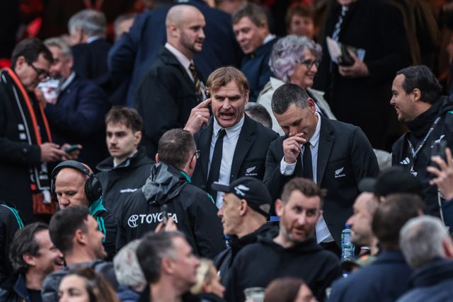 Scott Robertson Head coach of New Zealand during the Quilter Nations Series 2025 match England vs New Zealand at Allianz Stadium, Twickenham, United Kingdom, 15th November 2025

(Photo by Mark Cosgrove/News Images)

*** GER AUT SUI OUT ***