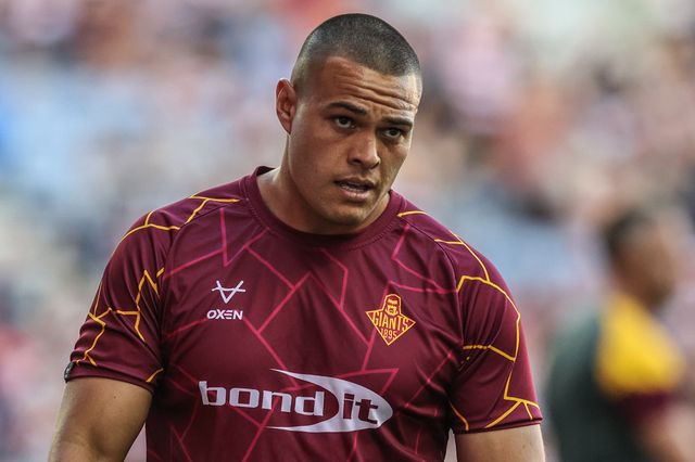 Tui Lolohea of Huddersfield Giants during pre-game warm up during the Betfred Super League round 18 match Wigan Warriors vs Huddersfield Giants at The Brick Community Stadium, Wigan, United Kingdom, 11th July 2025

(Photo by Alfie Cosgrove/News Images)