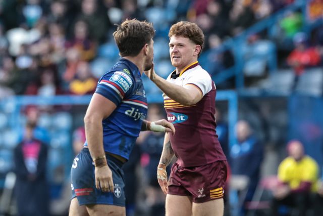 An altercation between Tyson Smoothy of Wakefield Trinity and Olly Russell of Huddersfield Giants during the Betfred Super League Round 2 match Huddersfield Giants vs Wakefield Trinity at Accu Stadium, Huddersfield, United Kingdom on 22 February 2026

(Photo by Mark Cosgrove/News Images)