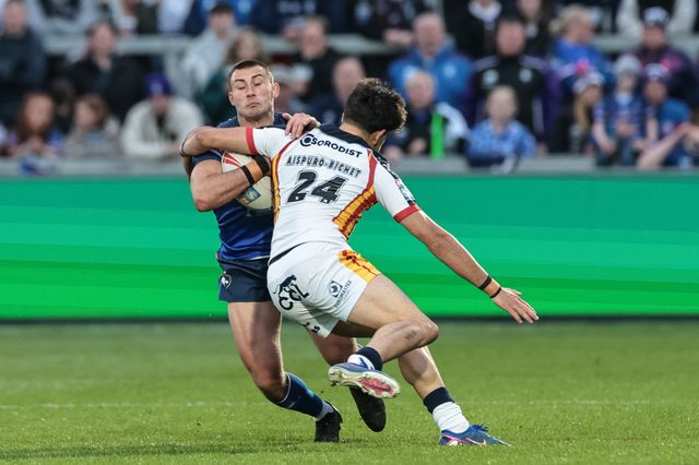 Oliver Pratt of Wakefield Trinity is tackled by Guillermo Aispuro-Bichet of Catalans Dragons during the Betfred Super League round 11 match Wakefield Trinity vs Catalans Dragons at DIY Kitchens Stadium, Wakefield, United Kingdom on 15 May 2026

(Photo by Mark Cosgrove/News Images)