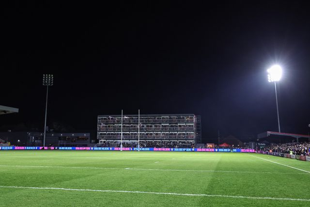 Ground staff bring the floodlights back on one by one after fifteen minutes of darkness during the Betfred Challenge Cup round 4 match Wakefield Trinity vs Leeds Rhinos at DIY Kitchens Stadium, Wakefield, United Kingdom on 13 March 2026

(Photo by Mark Cosgrove/News Images)