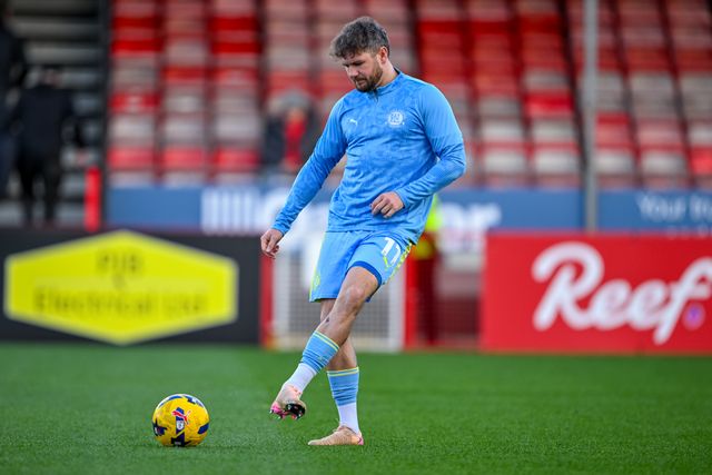 James Norwood of Fleetwood Town  warms up during the Sky Bet League 2 match Crawley Town vs Fleetwood Town at The People's Pension Stadium, Crawley, United Kingdom, 8th November 2025

(Photo by Adam Gee/News Images)

*** GER AUT SUI OUT ***