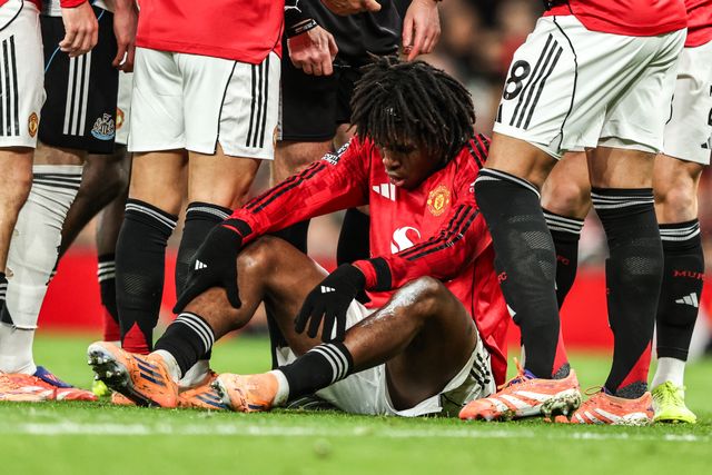 Patrick Dorgu of Manchester Untied injured during the Premier League match Manchester United vs Newcastle United at Old Trafford, Manchester, United Kingdom, 26th December 2025

(Photo by Alfie Cosgrove/News Images)

*** GER AUT SUI OUT ***