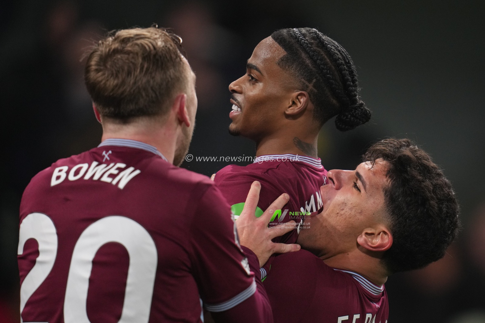 West Ham players celebrate 0-1 lead during the Premier League match Fulham vs West Ham United at Craven Cottage, London, United Kingdom on 04 March 2026

(Photo by Harvey Murphy/News Images)